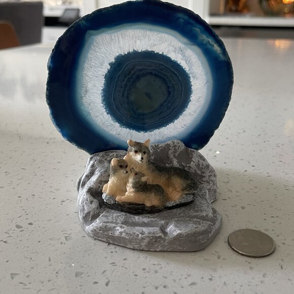 Collection of Seven Agate & Amethyst Figurines - Dinosaurs, Fish, Wolf - Picture 5 of 10